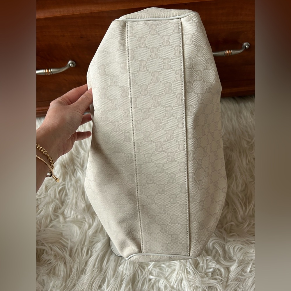 Gucci Handbag - Picture 7 of 9